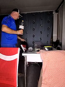 Snapshot of _KissMyAss_ chatting on September 20, 2025, 7:41 pm KissMyAss online show from September 20, 2025, 7:41 pm