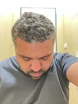 Snapshot of Alexander18edd chatting on September 26, 2025, 11:06 am Alexander18edd online show from September 26, 2025, 11:06 am