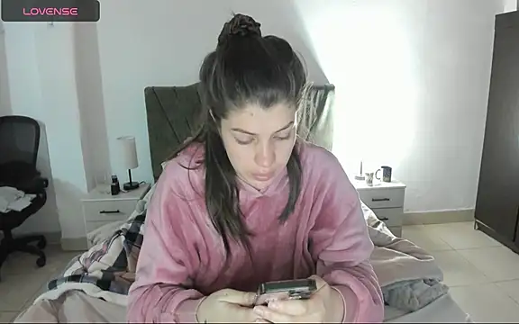 camila tailors online show from September 13, 2025, 4:29 pm