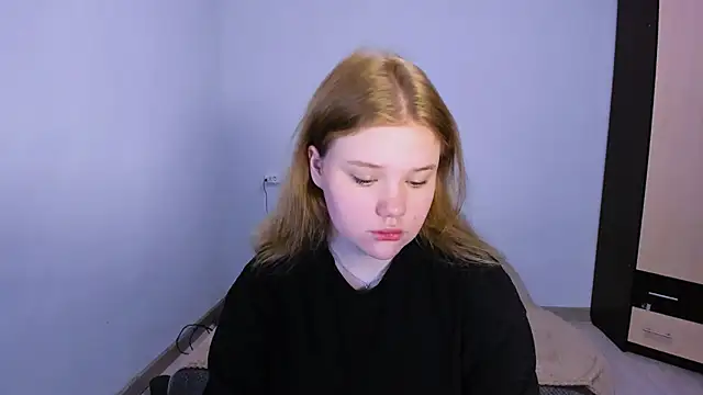 LaseyMoon online show from November 13, 2025, 2:48 am