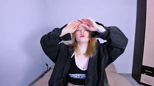 LaseyMoon online show from November 15, 2025, 1:42 am