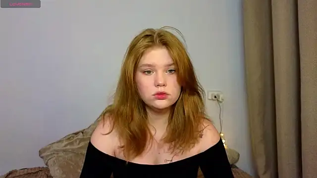 Snapshot of LaseyMoon chatting on February 20, 2026, 10:50 am LaseyMoon online show from February 20, 2026, 10:50 am