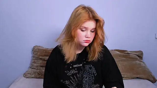 Snapshot of LaseyMoon chatting on October 2, 2025, 1:09 am LaseyMoon online show from October 2, 2025, 1:09 am