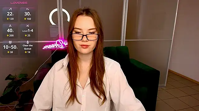 Snapshot of ElenaOconar chatting on October 20, 2025, 5:53 am ElenaOconar online show from October 20, 2025, 5:53 am