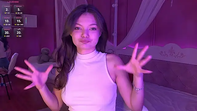 AsterQuinn online show from January 13, 2026, 6:34 pm