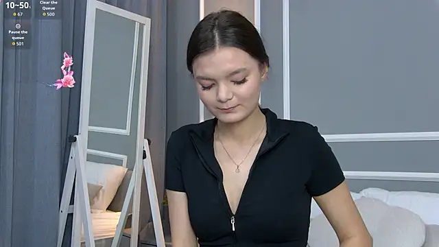 AsterQuinn online show from November 23, 2025, 3:44 pm