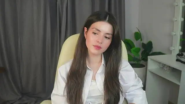 ArletteBiddix online show from March 6, 2025, 2:18 pm