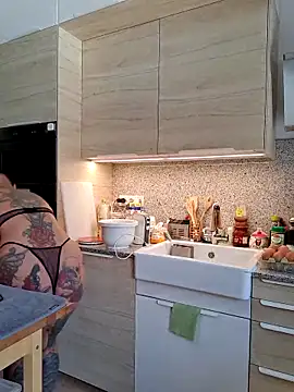 Emma Milf25 online show from June 15, 2026, 12:16 pm