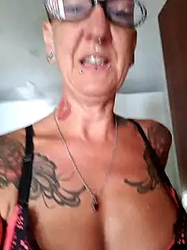 Emma Milf25 online show from July 15, 2026, 10:11 am