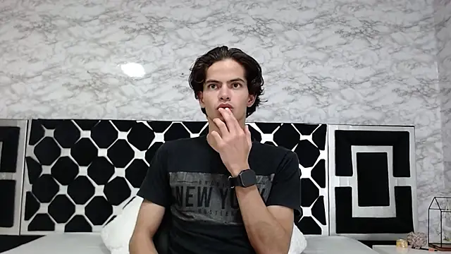 Maximoherrera 16 online show from March 1, 2025, 3:32 am