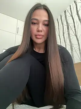 Snapshot of Tris_Darsy chatting on March 18, 2025, 10:07 am Tris Darsy online show from March 18, 2025, 10:07 am