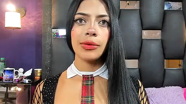 Snapshot of EMYCLARK01 chatting on October 24, 2025, 9:14 pm EMYCLARK01 online show from October 24, 2025, 9:14 pm