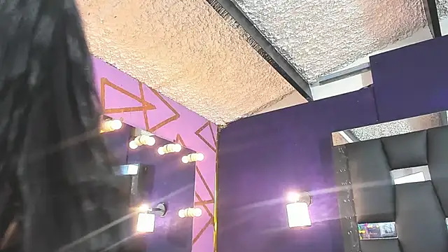 Snapshot of EMYCLARK01 chatting on September 20, 2025, 3:55 am EMYCLARK01 online show from September 20, 2025, 3:55 am