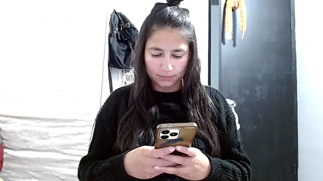 Snapshot of Escarcha-blue chatting on October 26, 2025, 4:57 am Escarcha-blue online show from October 26, 2025, 4:57 am