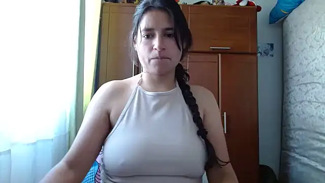 Escarcha-blue online show from May 27, 2026, 6:15 pm