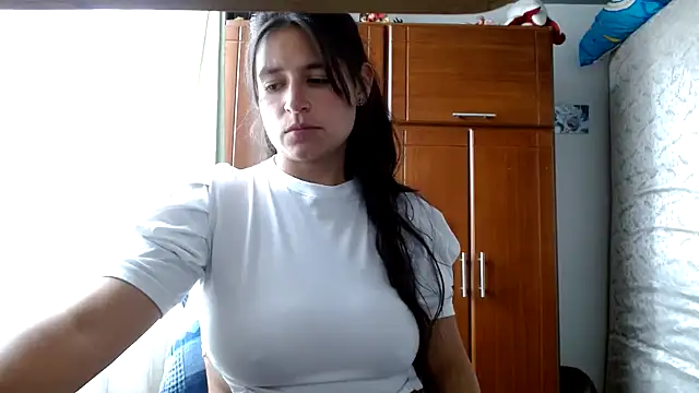 Escarcha-blue online show from May 28, 2026, 9:54 pm