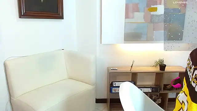 Snapshot of anahi_macys chatting on October 4, 2025, 10:50 am anahi macys online show from October 4, 2025, 10:50 am