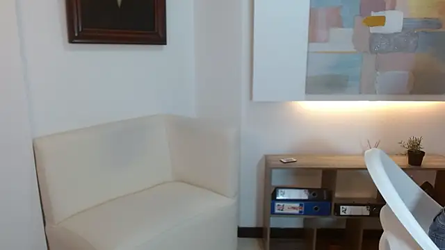 Snapshot of anahi_macys chatting on October 16, 2025, 12:46 pm anahi macys online show from October 16, 2025, 12:46 pm