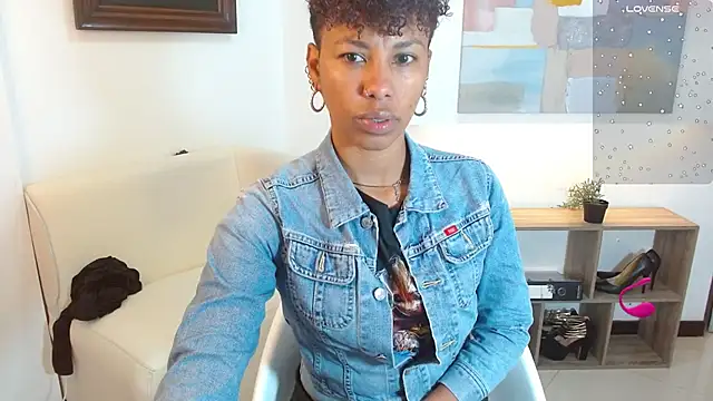 Snapshot of anahi_macys chatting on October 8, 2025, 11:34 am anahi macys online show from October 8, 2025, 11:34 am