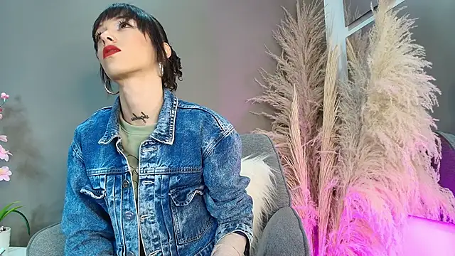 Vaiolett Smith online show from February 4, 2026, 3:40 pm