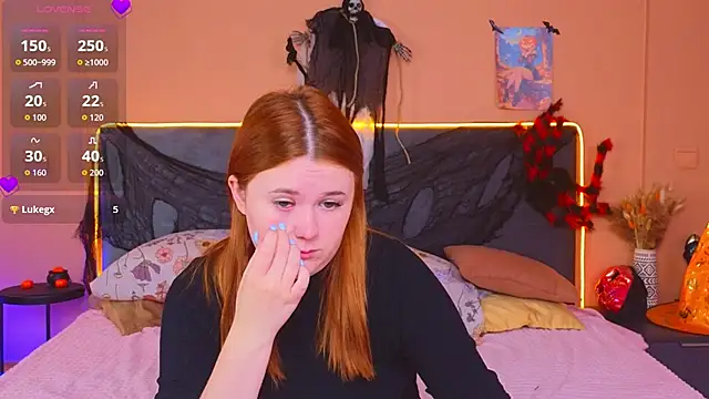 Snapshot of Eva_Starlight chatting on October 27, 2025, 4:13 am Eva Starlight online show from October 27, 2025, 4:13 am