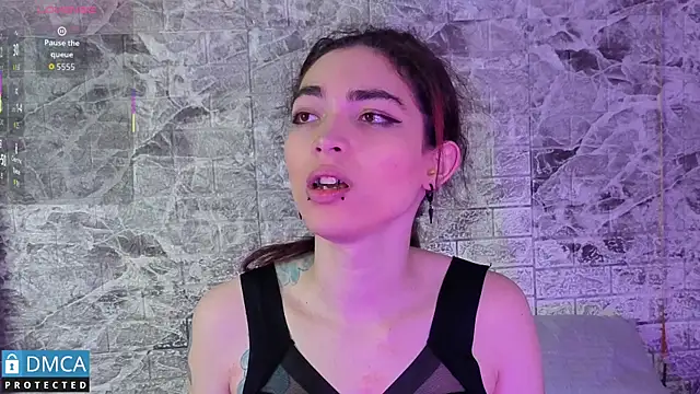 Snapshot of MaeveKuro chatting on October 4, 2025, 3:08 am MaeveKuro online show from October 4, 2025, 3:08 am