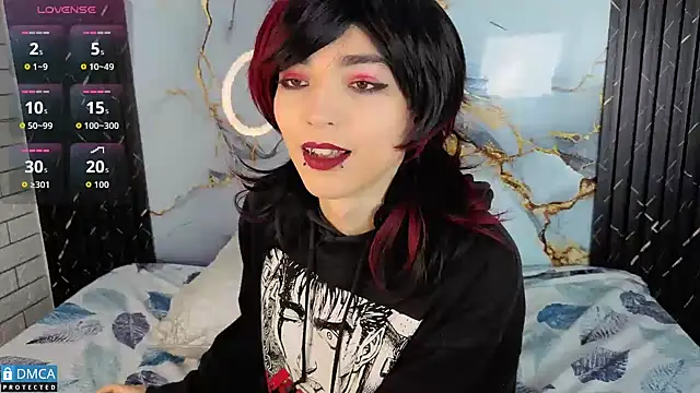 Snapshot of MaeveKuro chatting on October 29, 2025, 3:16 am MaeveKuro online show from October 29, 2025, 3:16 am