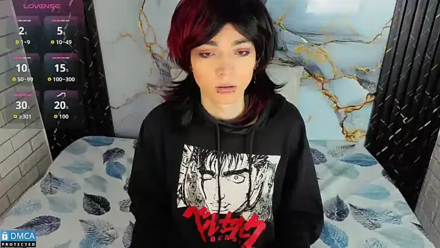 Snapshot of MaeveKuro chatting on October 23, 2025, 3:27 am MaeveKuro online show from October 23, 2025, 3:27 am