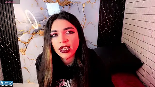 MaeveKuro online show from March 31, 2026, 3:08 am