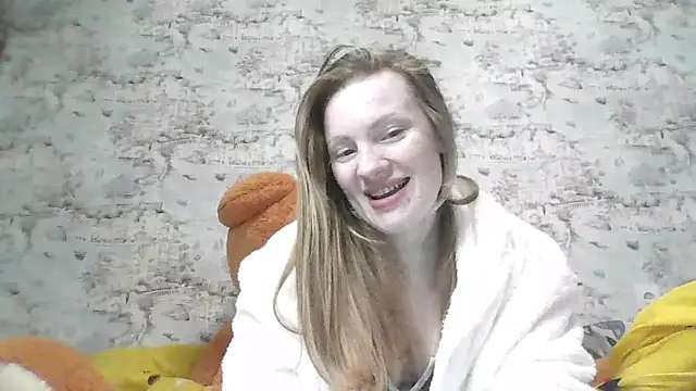 Snapshot of Eveline_May chatting on February 28, 2025, 3:04 pm Eveline May online show from February 28, 2025, 3:04 pm