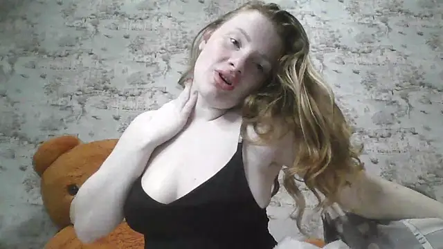 Snapshot of Eveline_May chatting on March 6, 2025, 8:05 pm Eveline May online show from March 6, 2025, 8:05 pm