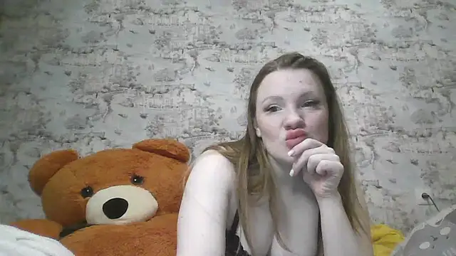 Snapshot of Eveline_May chatting on March 20, 2025, 8:19 pm Eveline May online show from March 20, 2025, 8:19 pm