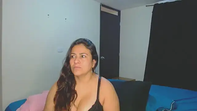 roxanasexy2025 online show from December 5, 2025, 12:48 pm