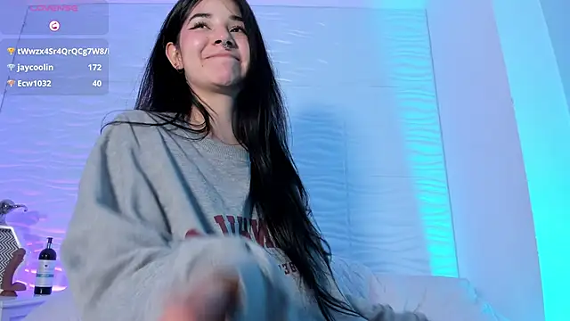 NicoleDallas online show from March 11, 2025, 7:58 pm