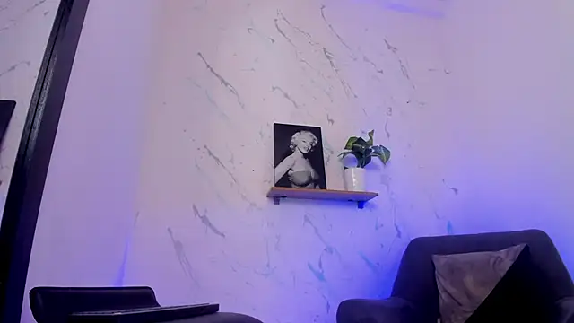 mely maxyn online show from March 13, 2025, 7:28 pm