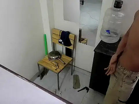 fitbuddy1 online show from December 2, 2025, 9:11 am