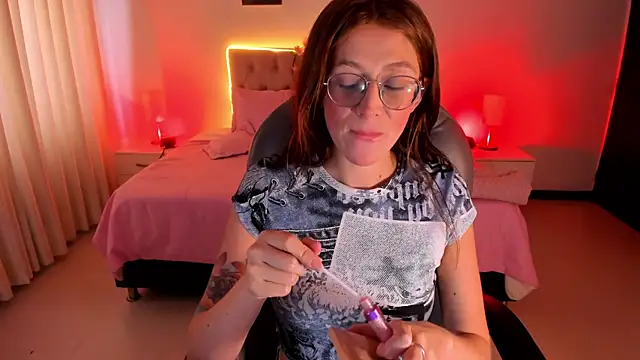 Snapshot of Emily_Warren_ chatting on September 24, 2025, 8:15 pm Emily Warren online show from September 24, 2025, 8:15 pm