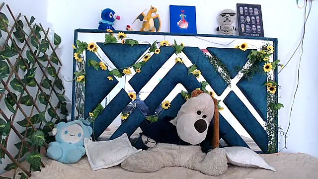 Snapshot of charly__evans chatting on October 17, 2025, 4:31 pm charly  evans online show from October 17, 2025, 4:31 pm