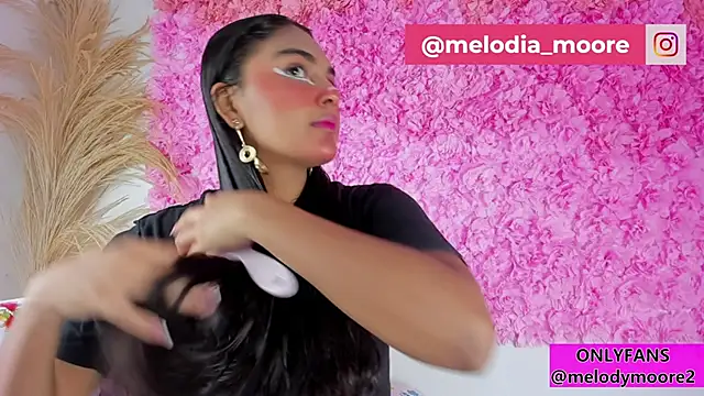 Melodymoore  online show from November 12, 2025, 9:18 pm