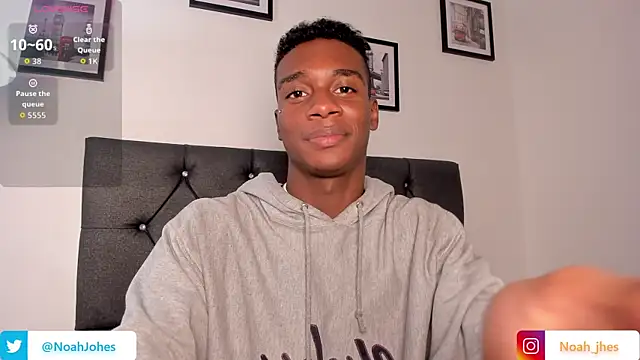 Snapshot of noah_johes chatting on October 25, 2025, 4:11 am noah johes online show from October 25, 2025, 4:11 am