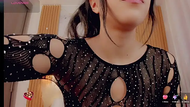 ValeriCardenas online show from November 14, 2025, 1:09 am