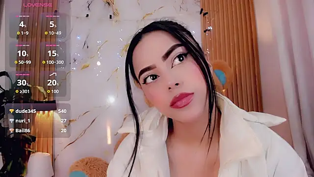 ValeriCardenas online show from June 4, 2026, 1:54 am