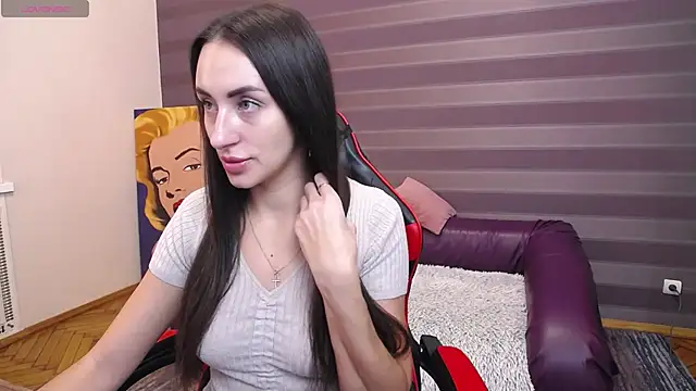 JenniferStone online show from November 6, 2025, 9:13 am