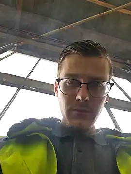 luckyluuk25 online show from February 25, 2025, 10:04 am