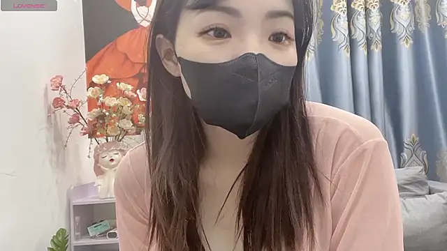 Snapshot of shishi_101 chatting on November 19, 2025, 2:28 pm shishi 101 online show from November 19, 2025, 2:28 pm