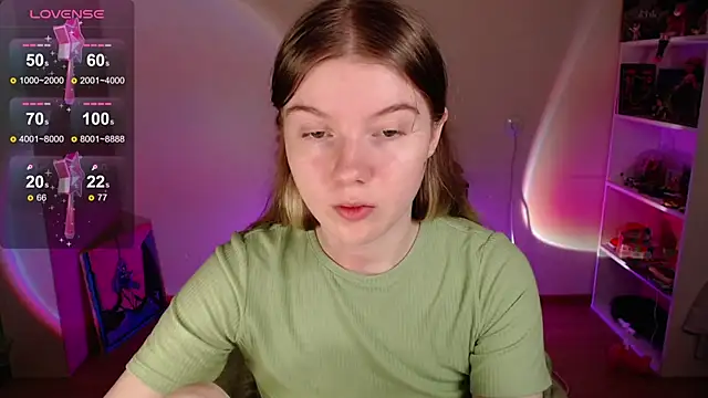 Strawberry juli online show from September 26, 2025, 5:14 am