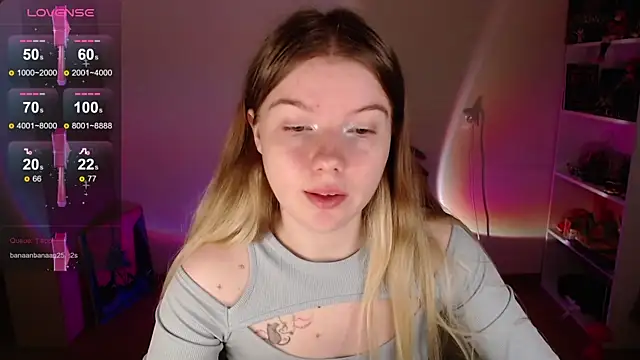 Strawberry juli online show from September 29, 2025, 6:42 am