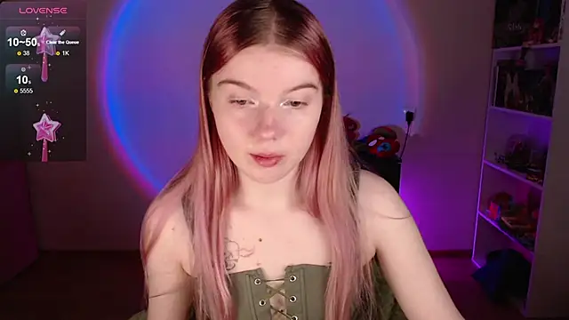 Strawberry juli online show from December 17, 2025, 6:51 am