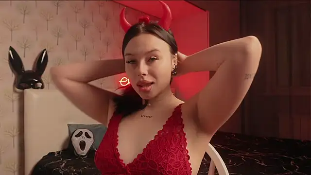 Snapshot of ElliSweetTease chatting on October 24, 2025, 4:11 am ElliSweetTease online show from October 24, 2025, 4:11 am