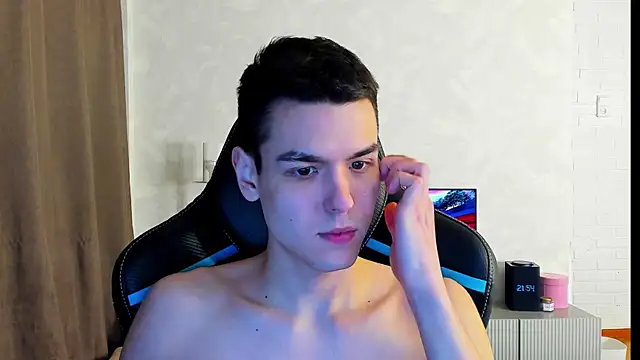 Snapshot of TravisRevas chatting on March 13, 2025, 6:56 pm TravisRevas online show from March 13, 2025, 6:56 pm